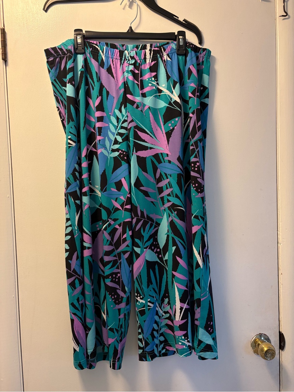 Tropical Leaf Print Crop Pants - Teal, Purple, Black